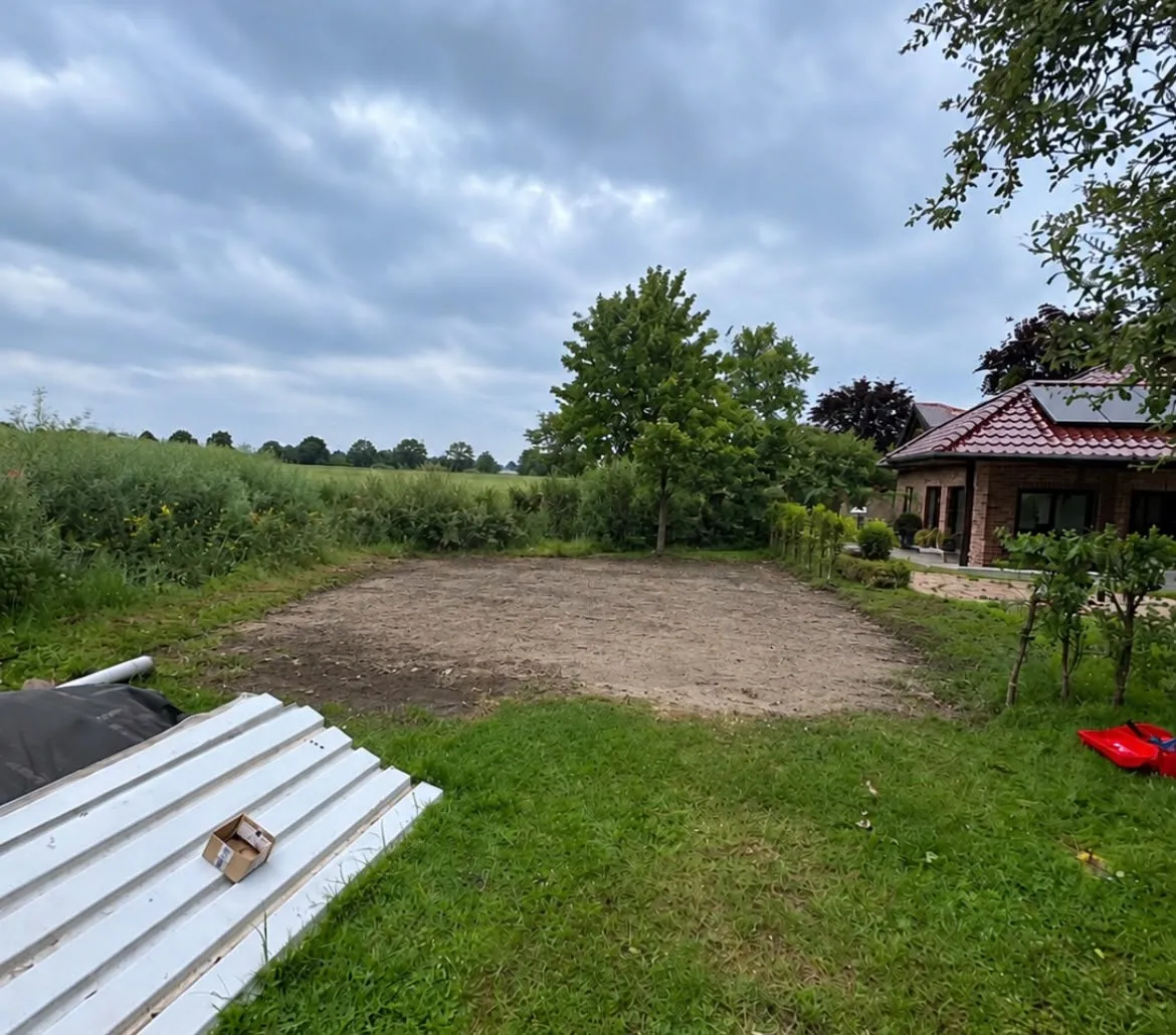 Geräumte Gartenfläche nach dem Rückbau